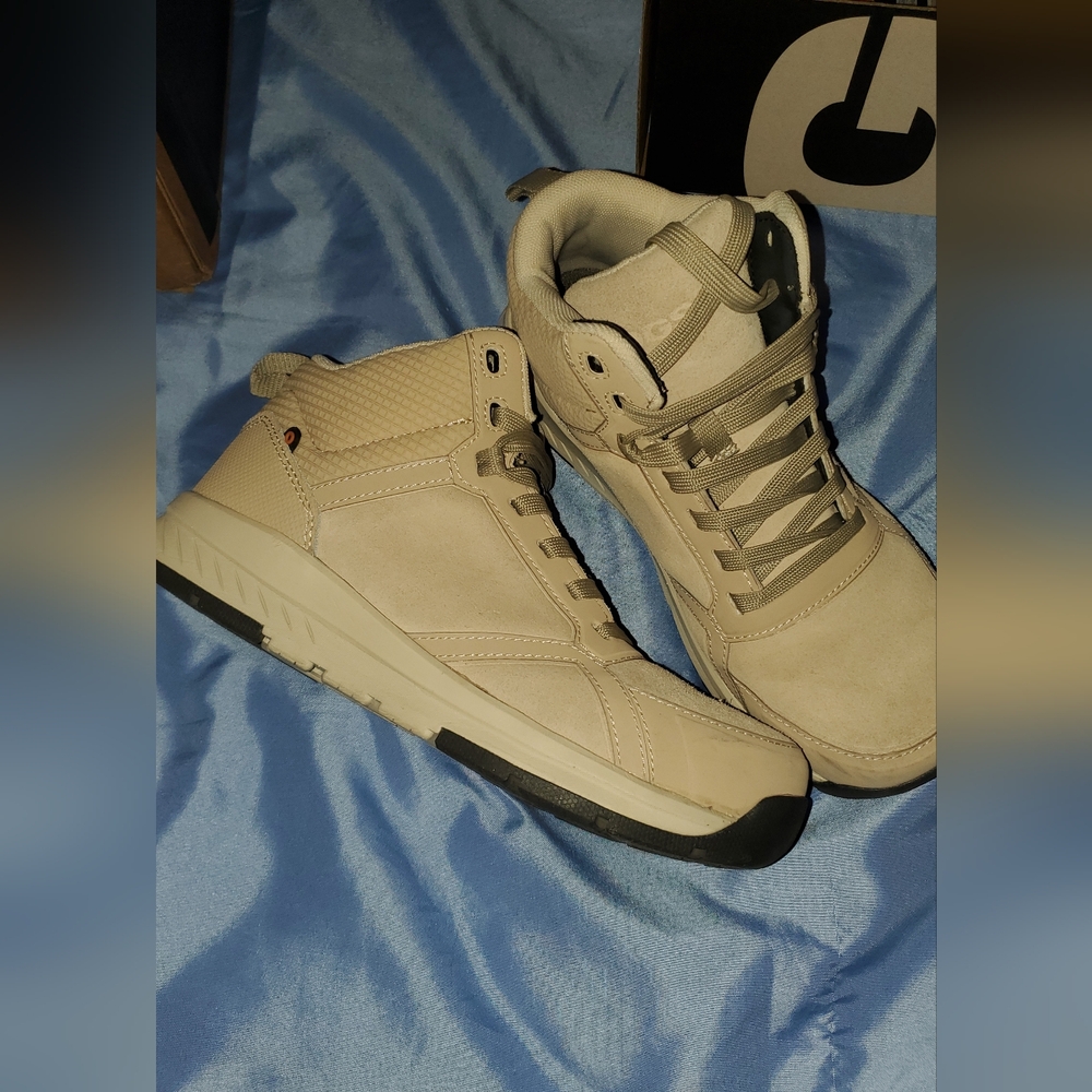 Bogs composite toe size 8 women's tan